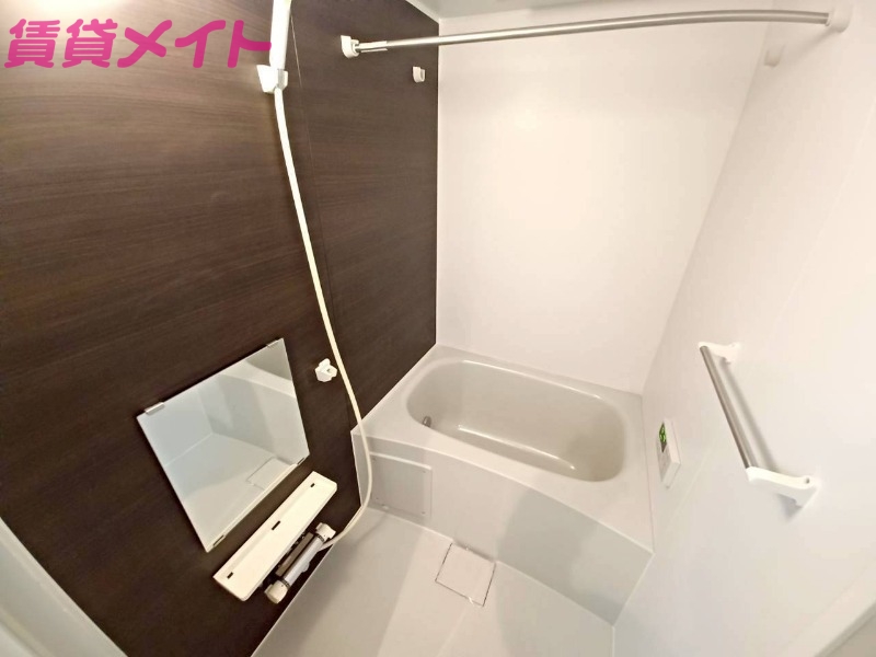 バス・シャワールーム　同じ物件、別部屋の写真です