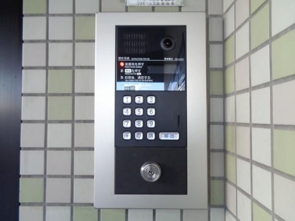 エントランス　オートロック付き