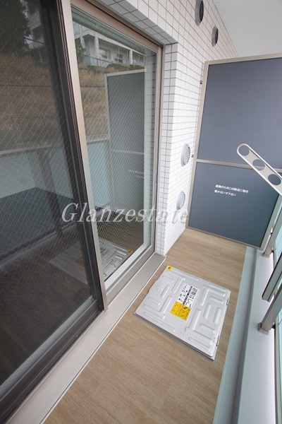 バルコニー　外からの目が気にならないバルコニーで洗濯物が干せます