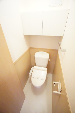 トイレ　※同物件・反転タイプの写真です。