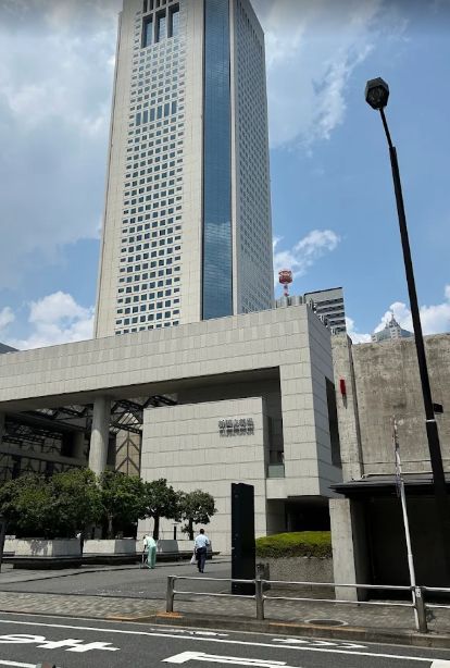 ショッピングセンター　東京オペラシティビル東京オペラシティタワー（ショッピングセンター）まで801m