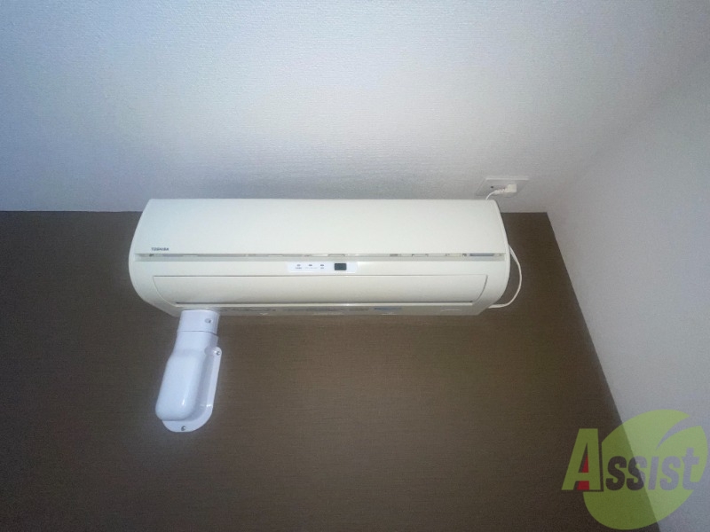 その他設備　エアコンはリビングにあり寒暖対策も充実しています。