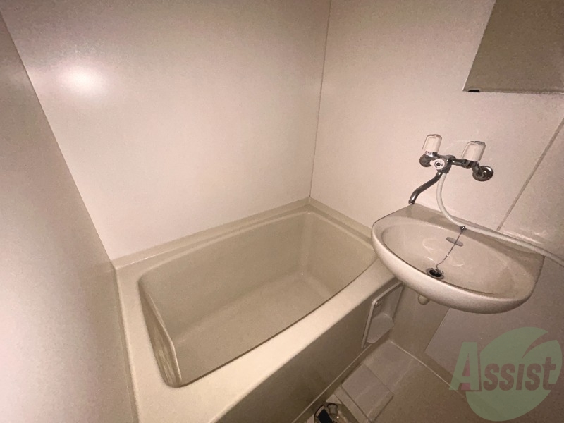 バス・シャワールーム　一日の最後は湯船に浸かってしっかり疲れを取りましょう。