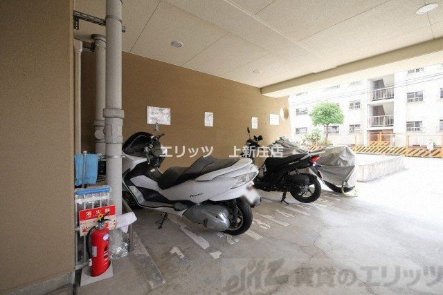 駐車場　駐輪場