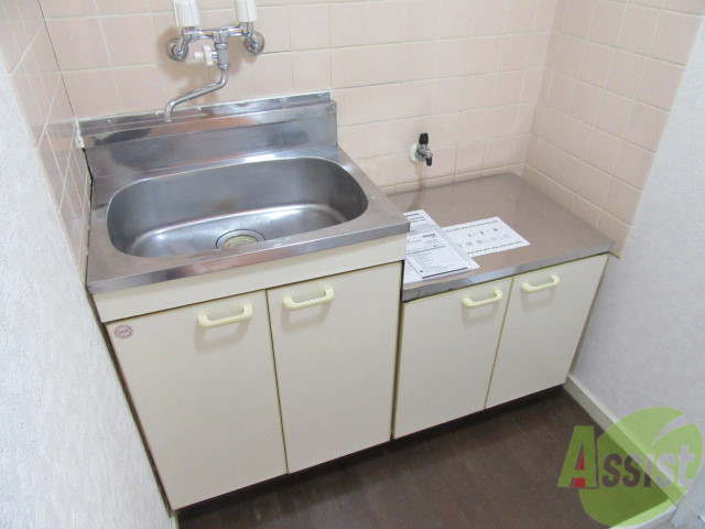 キッチン　シンプルなキッチンです。一人暮らしは最適ですね。