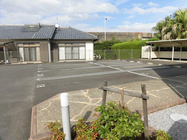 駐車場　駐車場