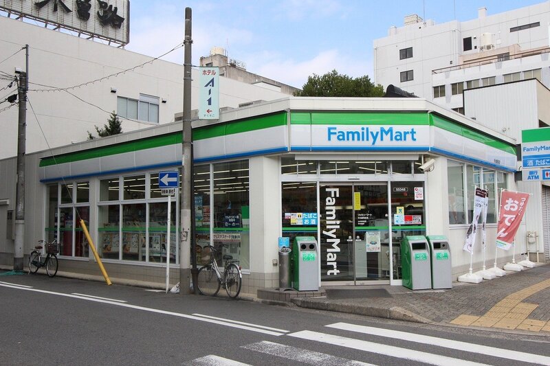 コンビニ　ファミリーマート今池駅前店（コンビニ）まで63m
