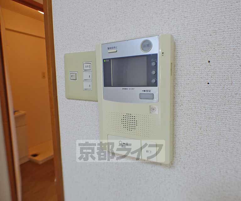 セキュリティ　エントランスオートロックのＴＶモニターホンです。