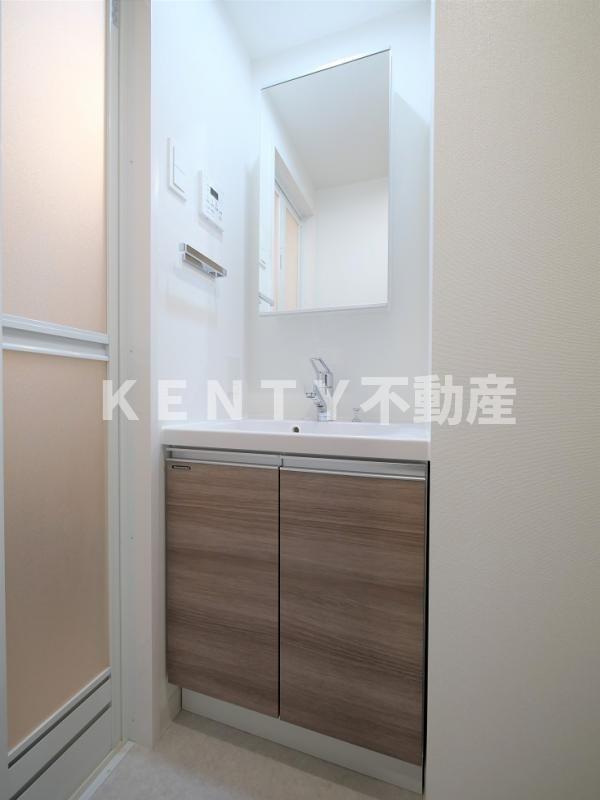 洗面設備　コンパクトで使いやすい洗面所