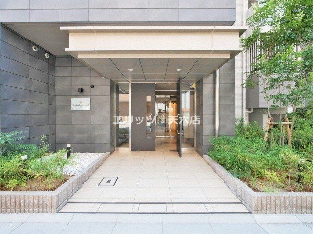 庭　エントランス