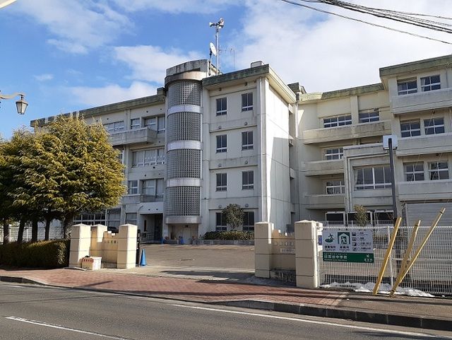 中学校　富谷市立日吉台中学校（中学校）まで240m