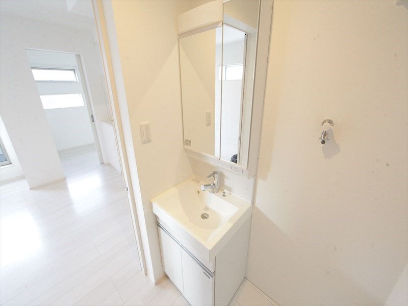 洗面設備　脱衣所　独立洗面台（シャンプードレッサー）　イメージ写真