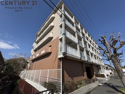 建物外観　敷地内に駐車場あります！