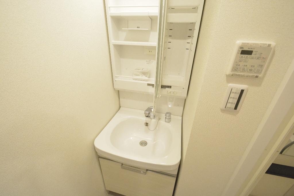 洗面設備　洗髪洗面化粧台