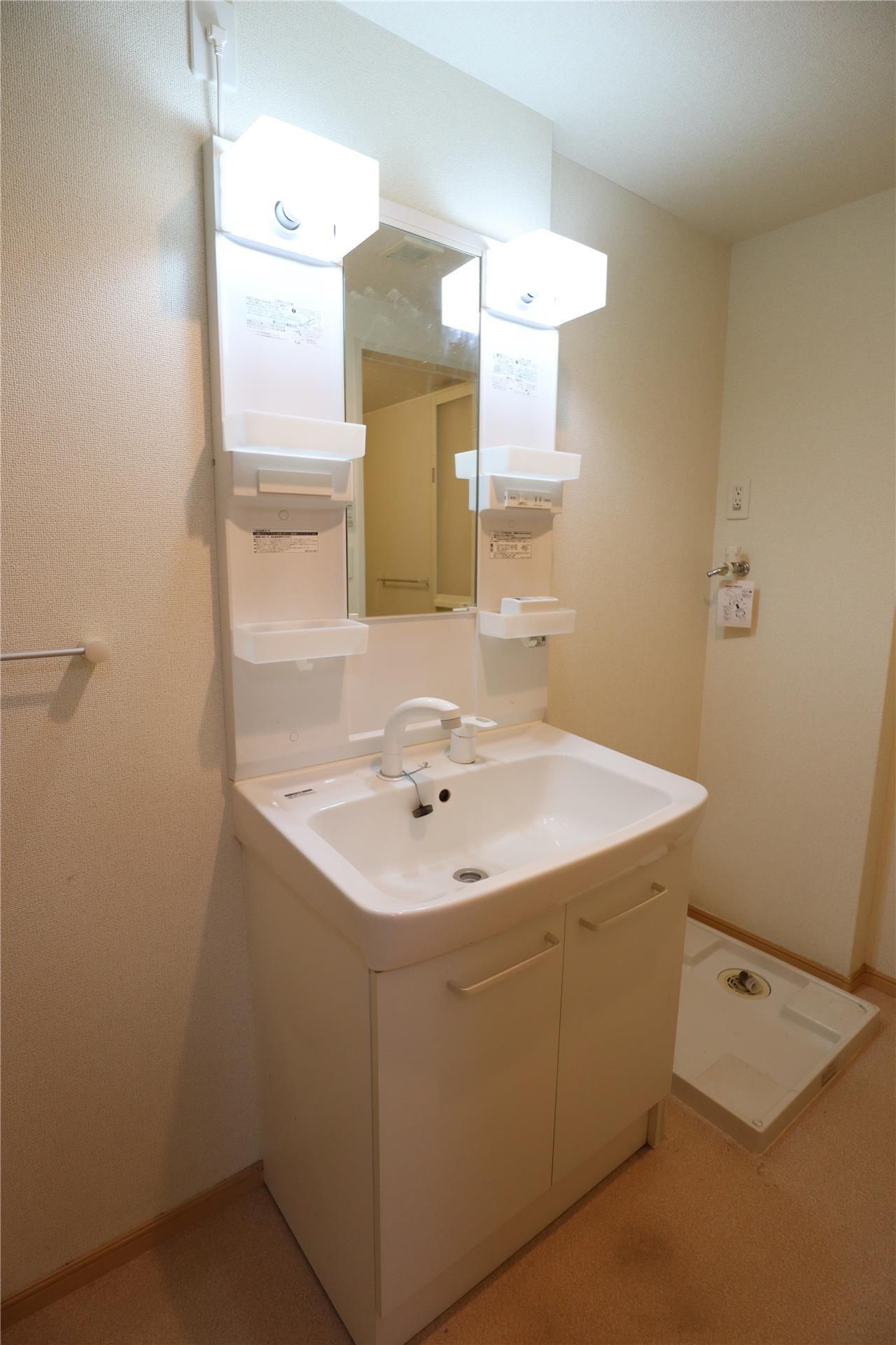 洗面設備　写真は103号室になります