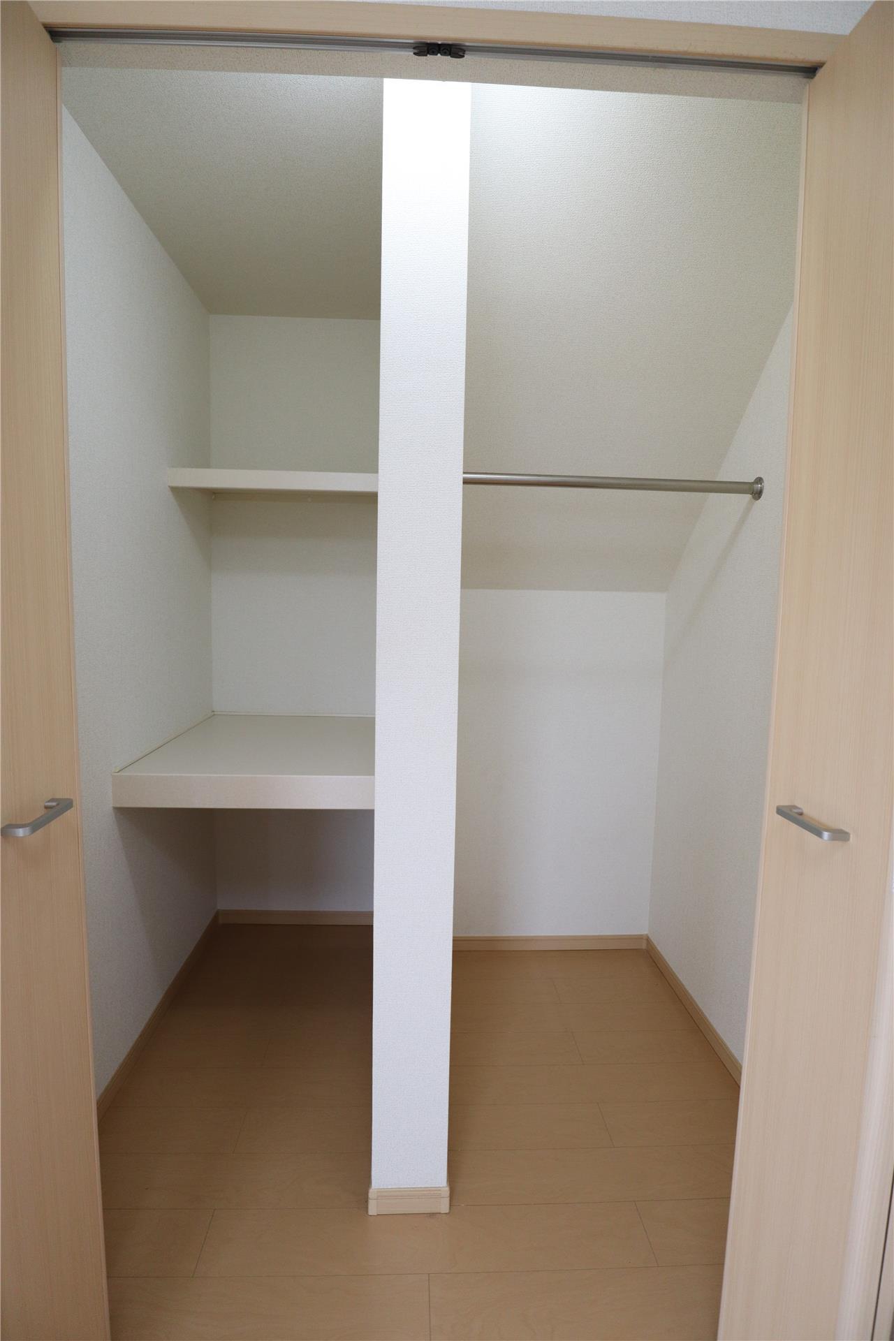 収納　写真は103号室になります