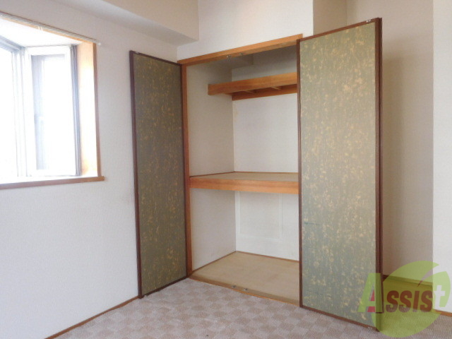 収納　奥行ある収納でございます