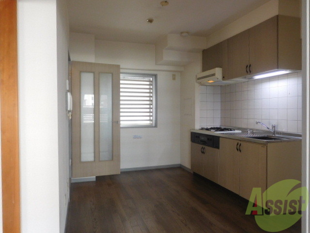 居室・リビング　ゆったり食卓テーブルも置けます