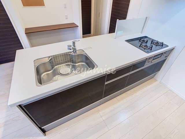 キッチン　写真は別号室です。色等が違う場合があります。