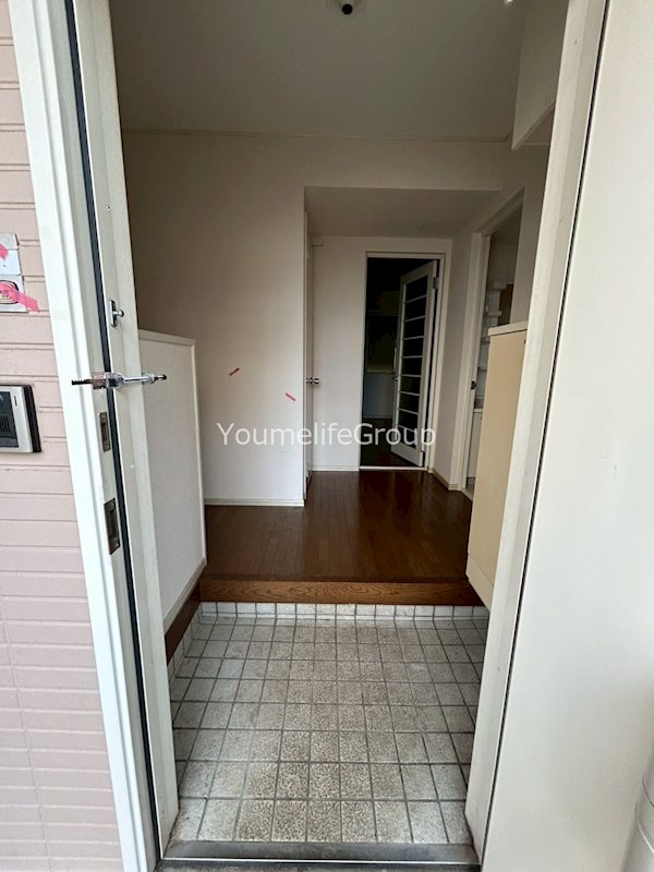 玄関　※別部屋参考写真※