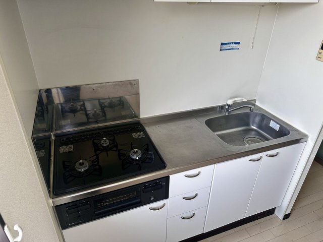 キッチン　備品や設備仕様は号室により異なります。現地をご確認下さい。