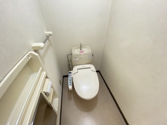 トイレ　※別号室の写真です。