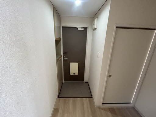 玄関　玄関ホールにはシューズボックスがあります。