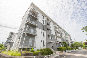 南海高野線/三日市町駅 バス13分 (バス停)南花台三丁目北 歩3分