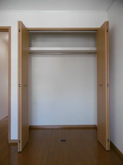 収納　※写真は別号室です(参考)