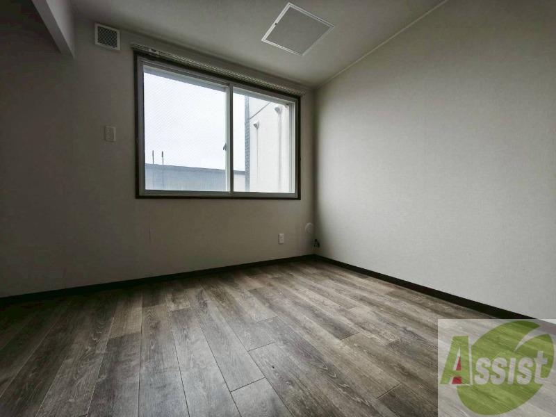 その他部屋・スペース　こちらのお部屋は光が差し込む、温かみのあるお部屋です。