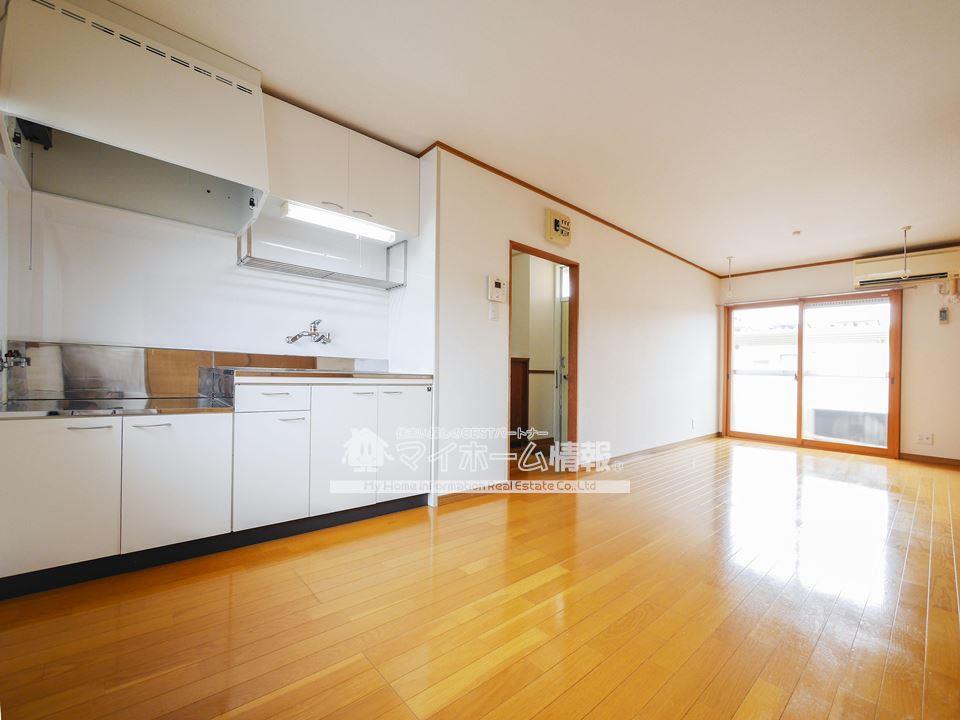 キッチン　リビングに居るご家族と同じ空間で楽しくお料理☆