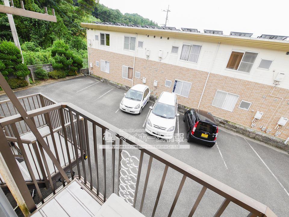 バルコニー　小さめですがこの日当たりの良さで洗濯物もカラッと♪