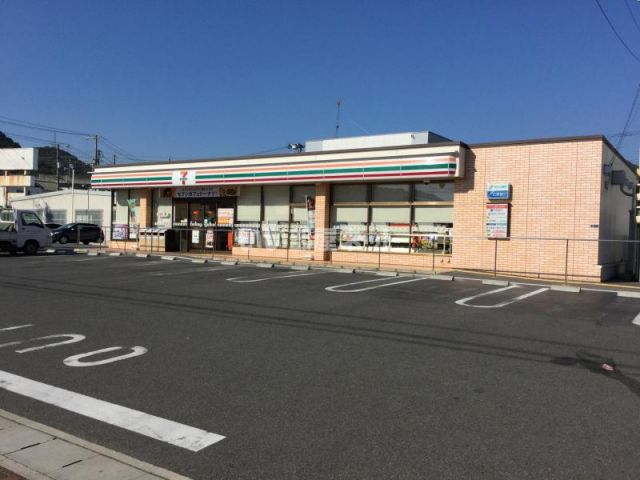 コンビニ　セブンイレブン三原宮浦北店（コンビニ）まで604m