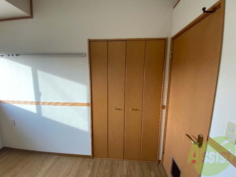 収納　洋室のクローゼット。広さは十分そうです。