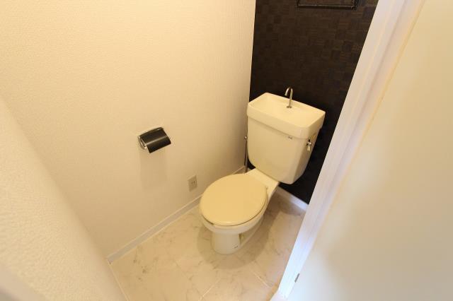 トイレ　トイレです。　写真は３０１号室