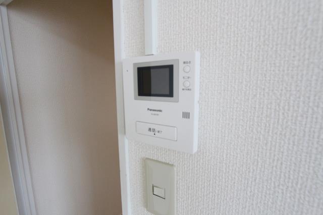 セキュリティ　モニター付きインターホンです。　写真は３０１号室