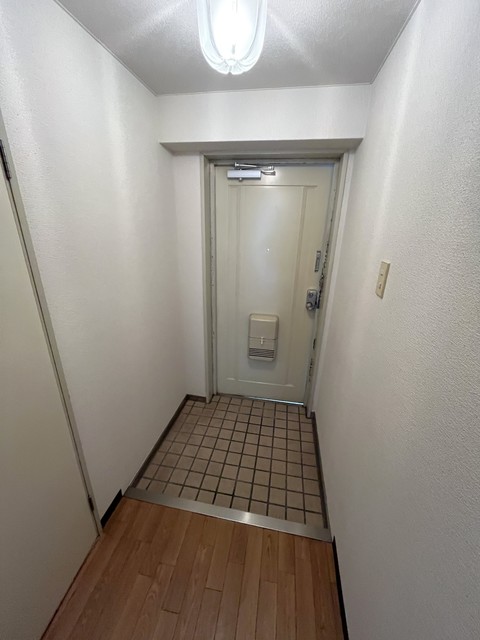 ＪＲ山陽本線 西明石駅 徒歩12分 5階建 築38年の玄関写真