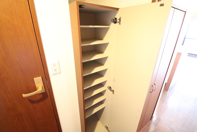 収納　シューズボックス