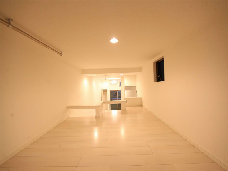 その他部屋・スペース　上階ロフト5.4帖（収納としてもお部屋としても使えます）