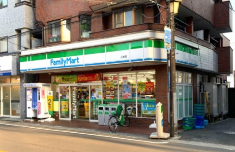 コンビニ　ファミリーマート 久地店（コンビニ）まで157m
