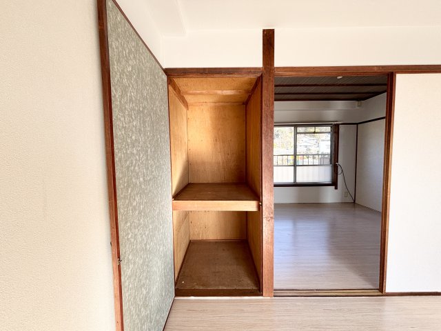 収納　西側洋室