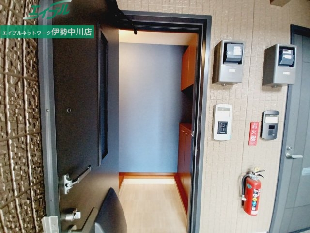 玄関　同物件別室参照