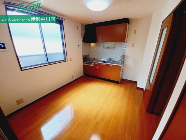 居室・リビング　同物件別室参照