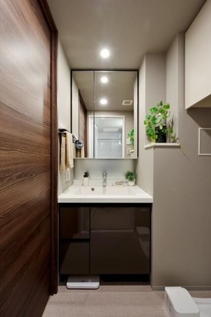 洗面設備　写真は同タイプ住居です。