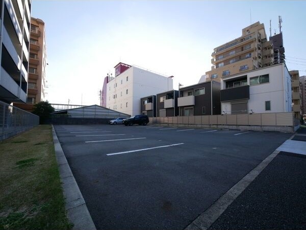 駐車場　駐車場完備です