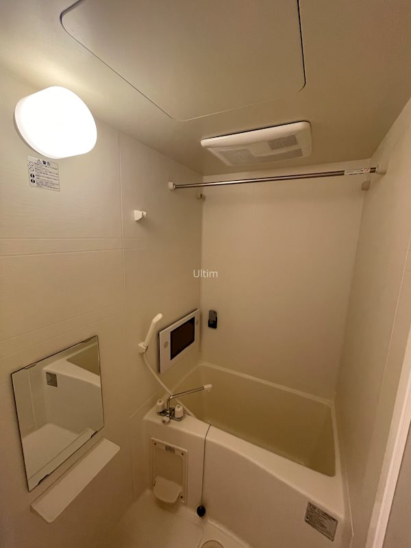 バス・シャワールーム　※同タイプの他のお部屋です