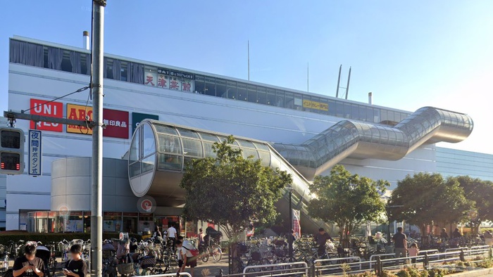 スーパー　リヴィンオズ大泉店（スーパー）まで902m