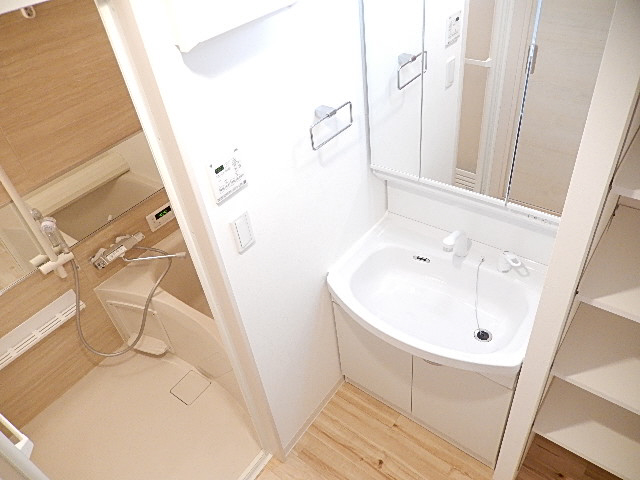 洗面設備　同シリーズの画像参照