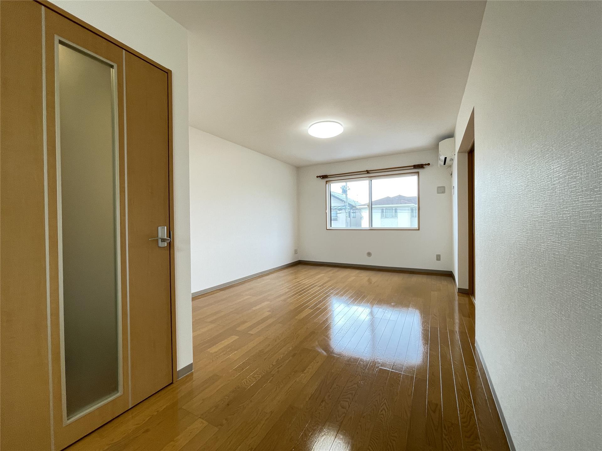 その他　キッチン側からみたリビングの様子♪