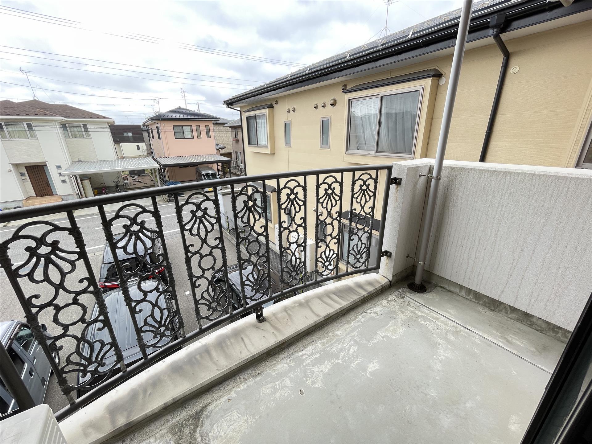 バルコニー　2階角部屋☆日当たり・眺望良好です♪